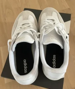 Adidas - barreda Sneakers