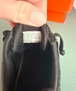 Adidas dziecięce czarne sneakersy sportowe roz. 31,5