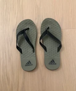 Adidas Eezay flip-flops