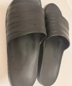 Adidas flip flop