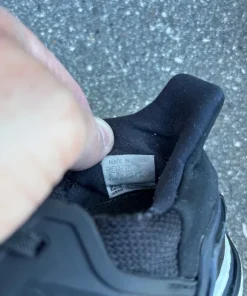 Adidas löparsko