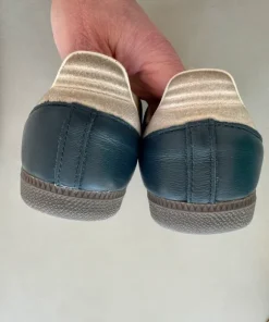 Adidas samba sneaks