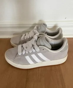 Adidas sko