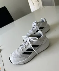 Adidas skor 31