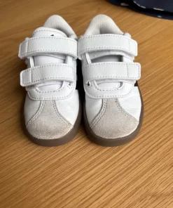 Adidas storlek 23
