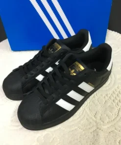 Adidas superstar gold label new 38