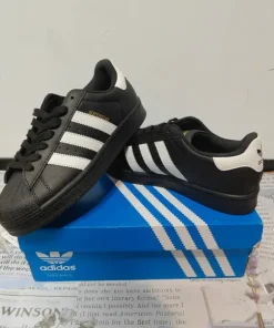 Adidas superstar gold label new 39