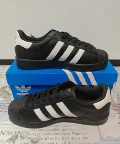 Adidas superstar gold label new 39