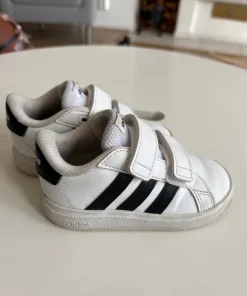 Adidas tennarit 21