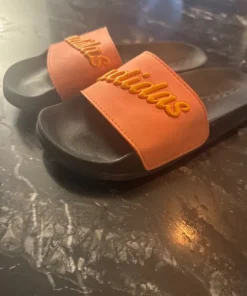Adidas tofflor