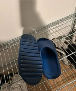 Adidas yeeze slide