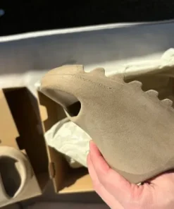 Adidas Yeezy Slide “Pure”