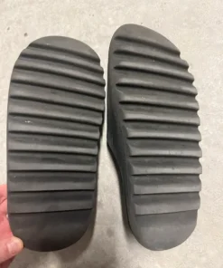 Adidas Yeezy slides 45