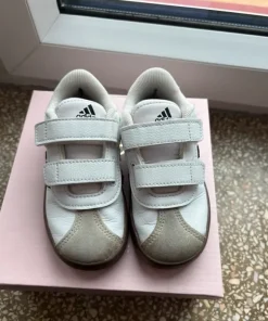 Adidasy