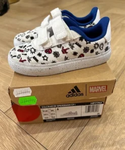 Adidasy marvel dla chłopca