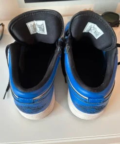 Air Jordan 1 Low Game Royal – Klassisk blåvit ikon i storlek US 9.5 / EU 43
