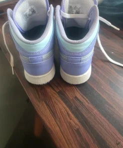 Air jordan 1 mid aqua