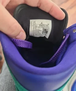 Air Jordan 1 Mid Black Grape