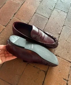 Alohas Bordeaux loafers.