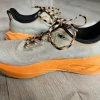 ASICS Novablast 4 – Rozmiar 43.5 (9.5 US, 27.5 cm)