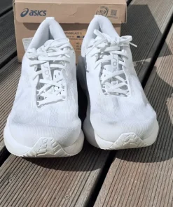 Asics Novablast 5 White str. 45