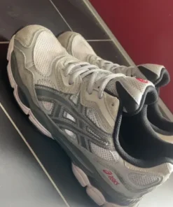 ASICS sko