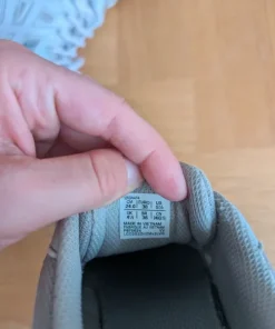 Asics Sneakers
