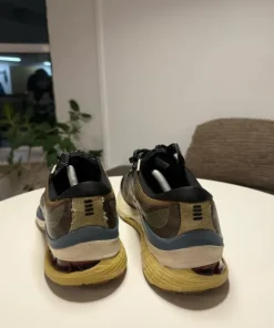Asics sneaks