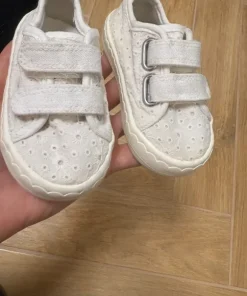 Ażurowe koronkowe trampki buty