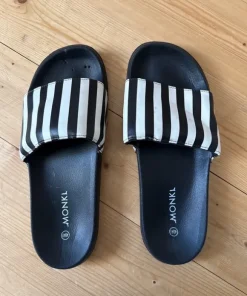 Badskor Monki