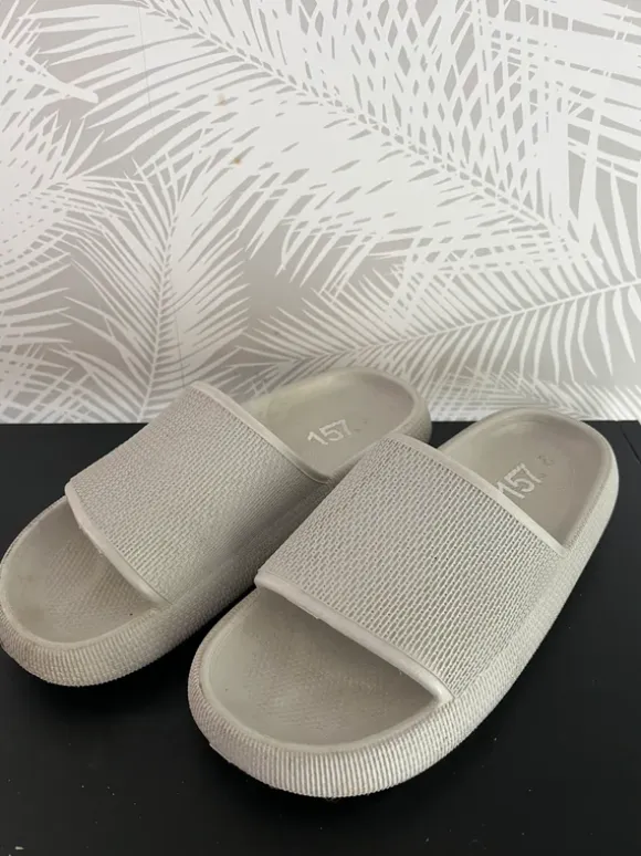 Badtofflor ”chunky slipper” storlek 36/37