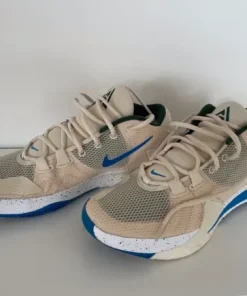 Beiga basketskor Nike (44,5)