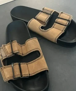 Beige chunky sandaler / sliders med spænde