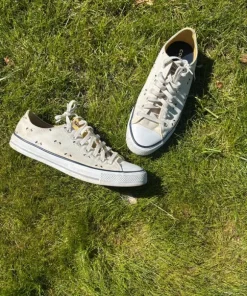 Beige Converse Low
