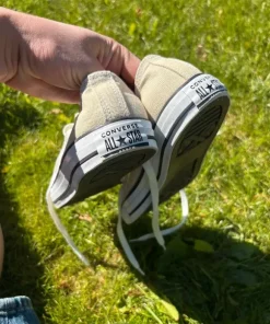 Beige Converse Low