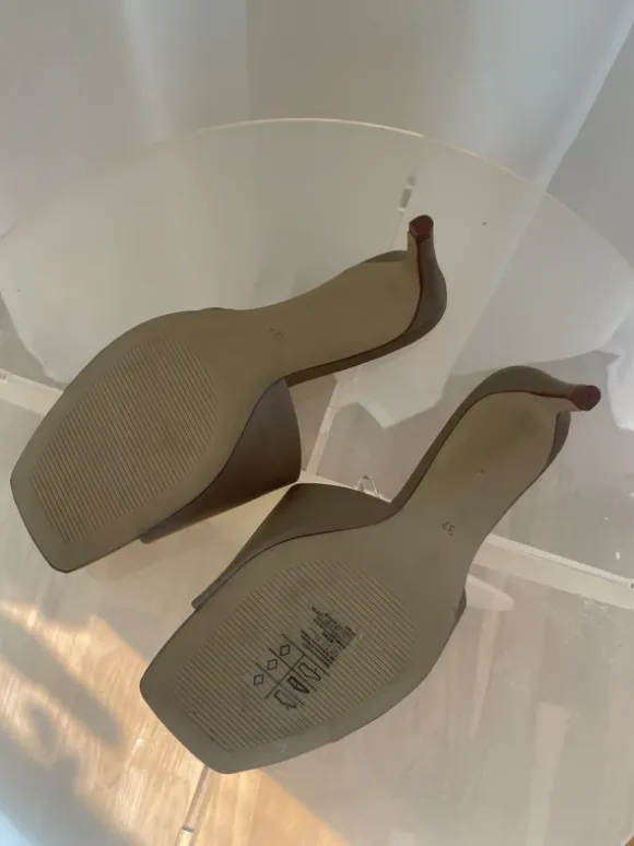Beige klackar | Vinted