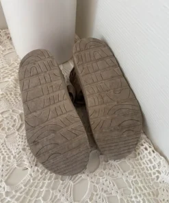 Beige sandaler från H&M storlek 33
