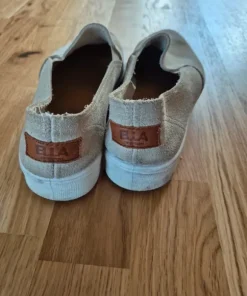 Beige skor