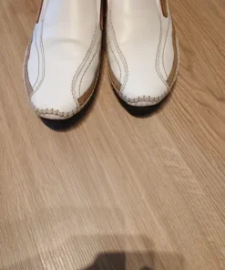 Białe, męskie, skórzane mokasyny nr 40