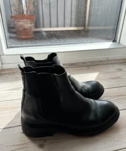 Billi Bi Chelsea boots