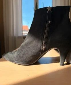 Billi bi ruskindsstøvletter