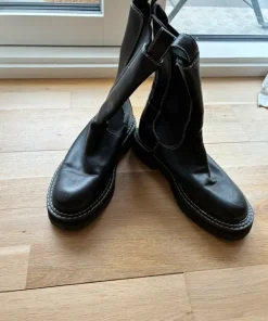 Black boots