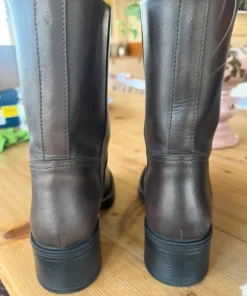 Boots Mikuta