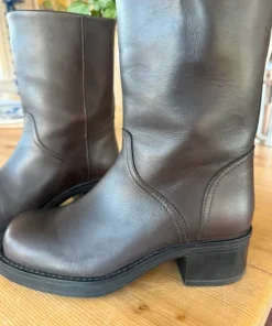 Boots Mikuta
