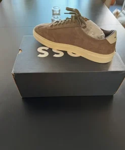 Boss sneakers