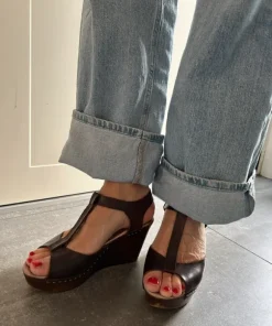 Bruna sandaler i läder