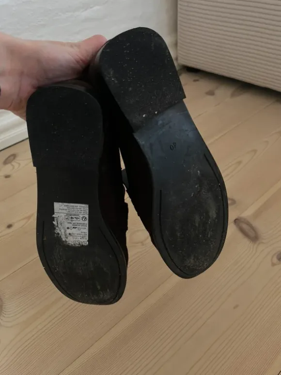 Brune loafers i ruskind