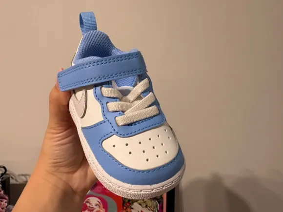 Buciki Nike rozmiar 18,5 mogą być 2 pary dla bliźniąt 250 zł