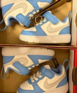 Buciki Nike rozmiar 18,5 mogą być 2 pary dla bliźniąt 250 zł