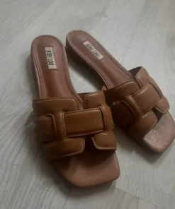 Bukela sandal